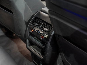 BMW X5 thumbnail