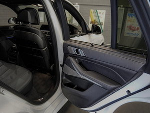 BMW X5 thumbnail