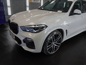 BMW X5 thumbnail