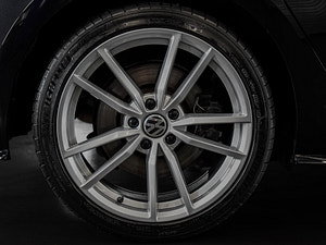 Volkswagen Golf thumbnail