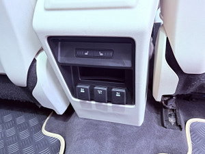 Land Rover Discovery Sport thumbnail