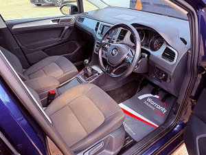 Volkswagen Golf SV thumbnail
