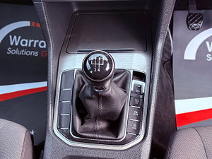 Volkswagen Golf SV thumbnail