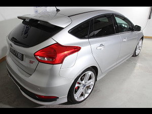 Ford Focus thumbnail