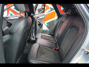 Audi Q3 thumbnail