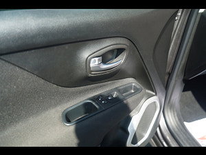 Jeep Renegade thumbnail