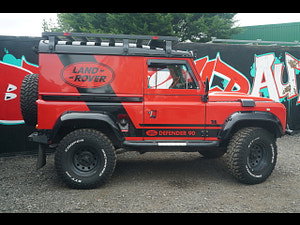 Land Rover Defender 90 thumbnail