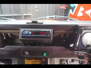 Land Rover Defender 90 thumbnail