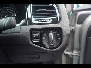 Volkswagen Golf thumbnail