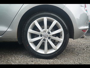 Volkswagen Golf thumbnail