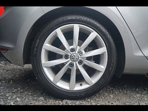 Volkswagen Golf thumbnail