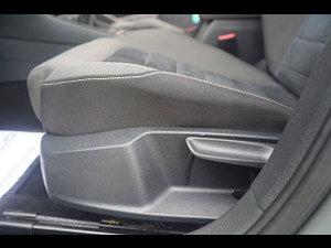 Volkswagen Golf thumbnail