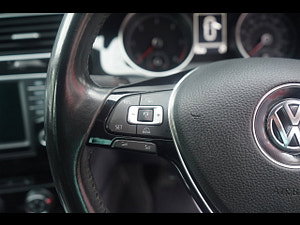 Volkswagen Golf thumbnail