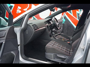 Volkswagen Golf thumbnail