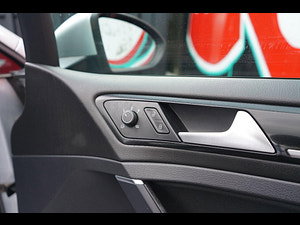 Volkswagen Golf thumbnail