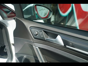 Volkswagen Golf thumbnail