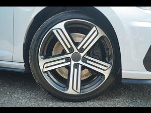 Volkswagen Golf thumbnail