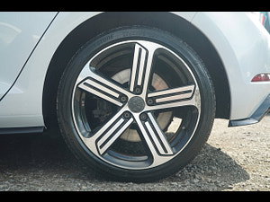 Volkswagen Golf thumbnail
