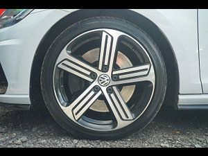 Volkswagen Golf thumbnail