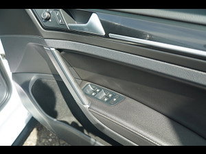 Volkswagen Golf thumbnail
