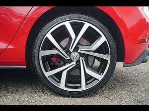 Volkswagen Golf thumbnail