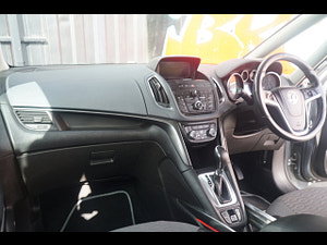 Vauxhall Zafira Tourer thumbnail