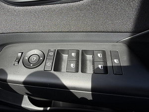 Hyundai Kona thumbnail