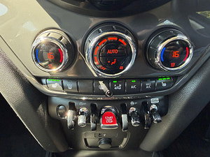 MINI Countryman thumbnail