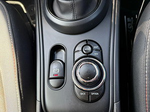 MINI Countryman thumbnail