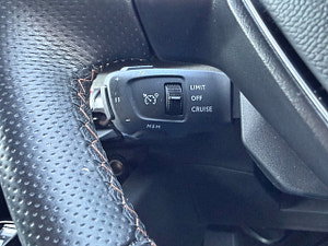 Peugeot 5008 thumbnail