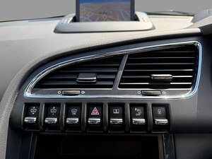 Peugeot 3008 thumbnail