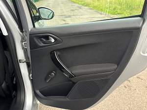 Mercedes-Benz C Class thumbnail