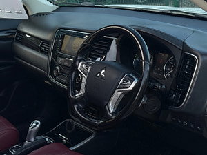 Mitsubishi Outlander thumbnail