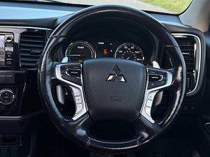 Mitsubishi Outlander thumbnail