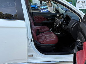 Mitsubishi Outlander thumbnail