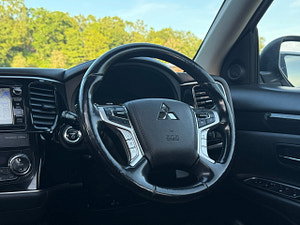 Mitsubishi Outlander thumbnail