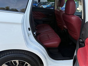 Mitsubishi Outlander thumbnail