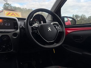 Peugeot 108 thumbnail