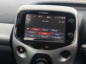 Peugeot 108 thumbnail