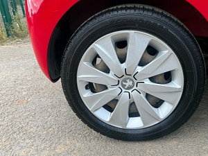 Peugeot 108 thumbnail