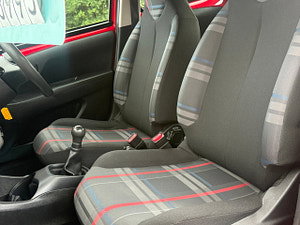 Peugeot 108 thumbnail