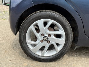 Peugeot 108 thumbnail