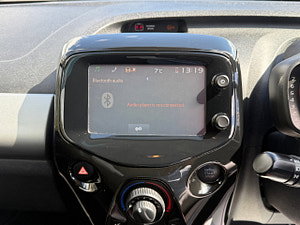 Peugeot 108 thumbnail