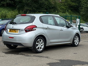 Peugeot 208 thumbnail