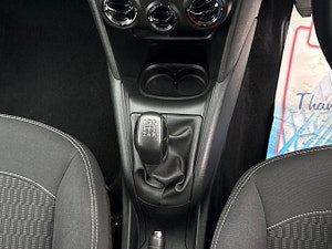 Peugeot 208 thumbnail