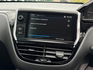 Peugeot 208 thumbnail