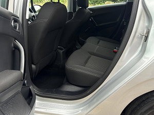 Peugeot 208 thumbnail