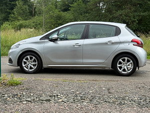 Peugeot 208 thumbnail