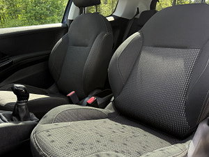 Peugeot 208 thumbnail