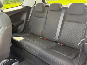 Peugeot 208 thumbnail